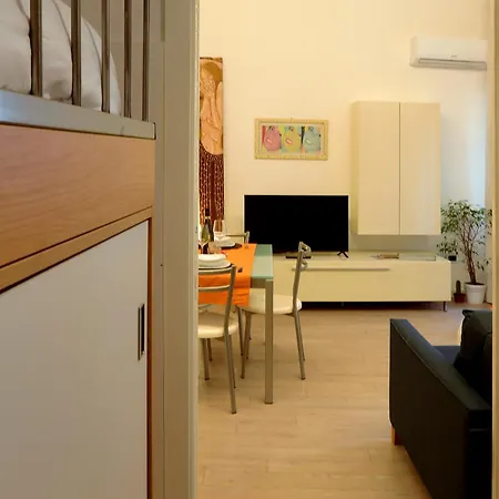 Dimora San Fermo 11 Apartment